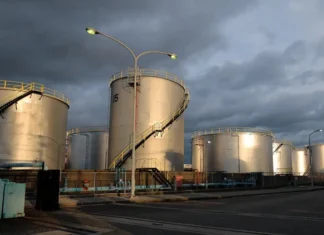 Oil prices fell after the G7 decided to release reserves.
