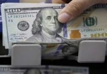 The dollar is trading at 156,500 dinars in Baghdad.