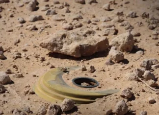 A landmine targeted oil and gas exploration teams in Muthanna.