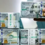 At the close of trading, the dollar exchange rate stabilized in Baghdad but rose in Erbil.