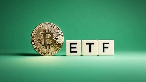 Bitcoin faces third liquidation risk as ETF outflows slow by 66%