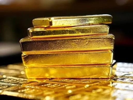 Gold falls to $4,115 an ounce