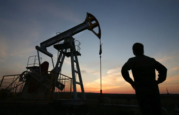 Russian Oilfield Operated By Tatneft OAO The Iraqi Parliament calls for confronting US sanctions and selling oil for anything other than the dollar The Iraqi Parliament calls for confronting US sanctions and selling oil for anything other than the dollar