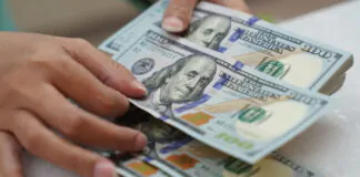 The persistence of the dollar gap disturbs the Sudanese government’s service successes.. “Newspaper” analysis