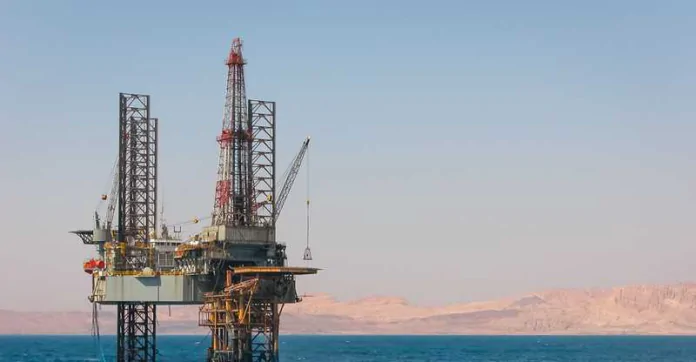 Oil prices settle down as US stockpile grows, tariffs still in focus