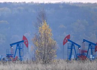 Oil edges up despite murky economic outlook, potential OPEC+ supply hike