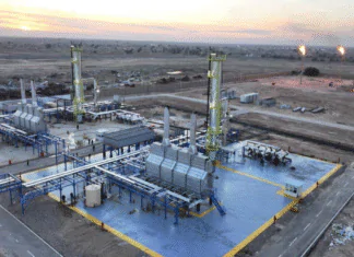 Oil posts weekly gain but remains under supply hike pressure