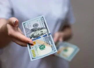 Dollar prices climb in Baghdad, Erbil