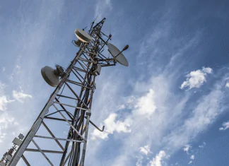 The US agrees to sell an advanced communications system to Iraq.