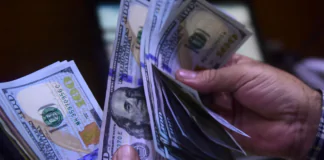 Dollar opens lower in Baghdad, higher in Kurdistan markets