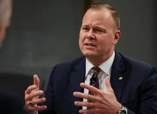 Coinbase CEO Brian Armstrong pushes back on UK stablecoin caps