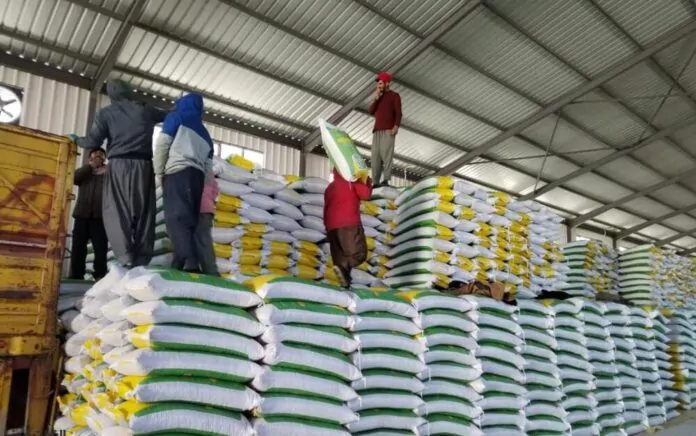 The Ministry of Trade responds to reports of food ration cuts for those whose salaries exceed one million dinars.