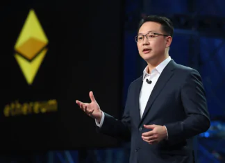 Fundstrat's Tom Lee endorsing $250K ETH target, professional financial analyst presentation, cryptocurrency Ethereum price prediction, business professional setting (1)